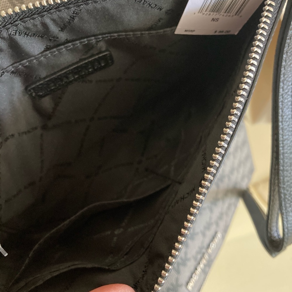 MICHAEL KORS 5PC SET - Picture 7 of 10
